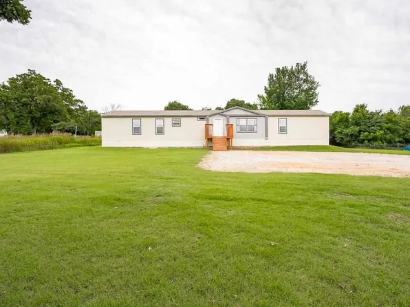 2700 Glyna Ln, Guthrie, OK 73044