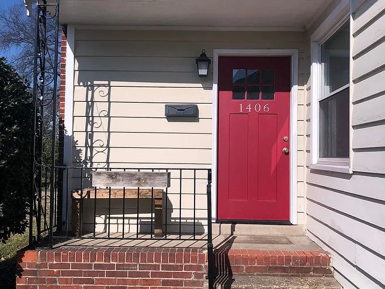 1406 Little John Rd — Photo 2
