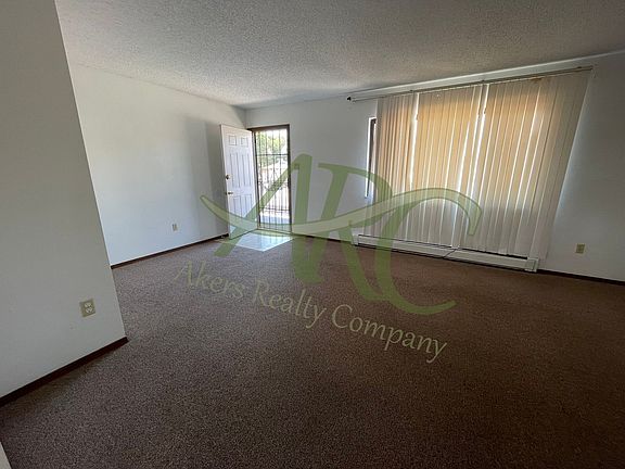 4th image of 1318-1324 Anita St #1322