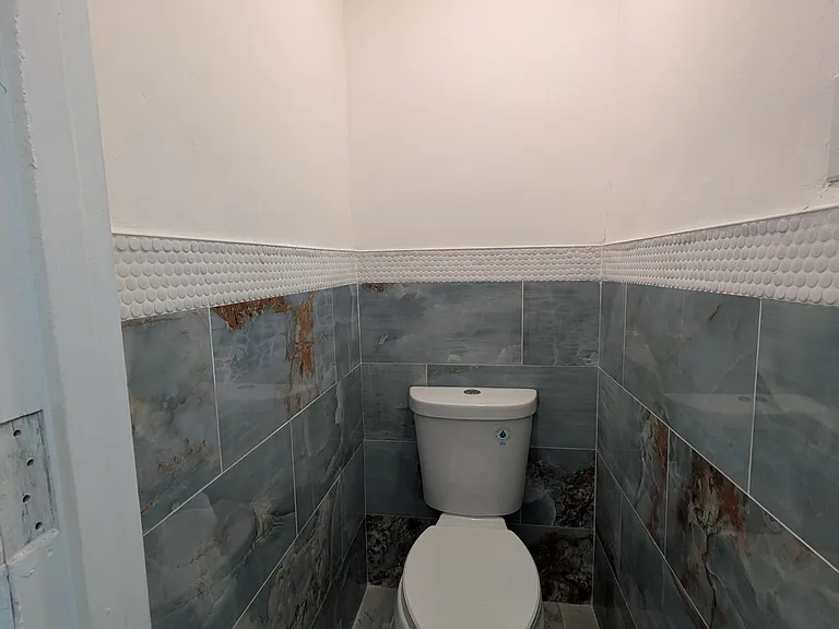 1036 W Walnut St #3-R — Photo 15