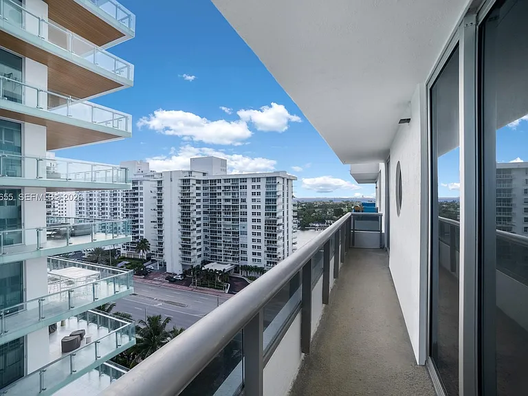 5801 Collins Ave #1200 — Photo 61