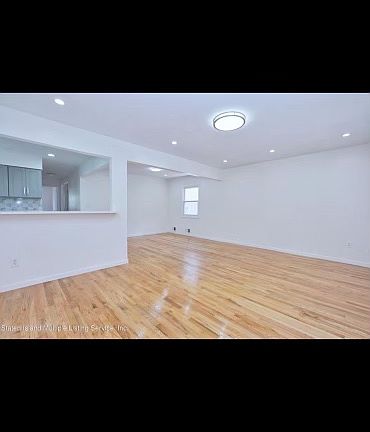 3rd image of 786 Rockland Ave #3