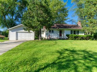 1224 E Oakwood Rd, Oak Creek, WI 53154