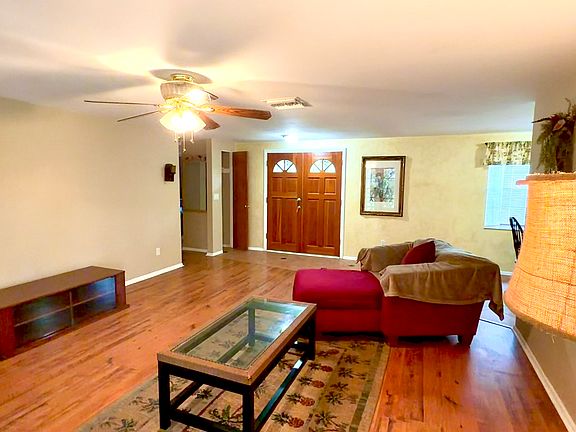 3rd image of 11007 Riverview Dr