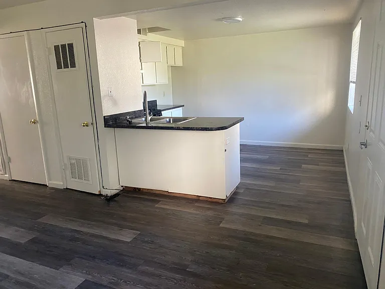 1230 Pioneer Ave #102 — Photo 1