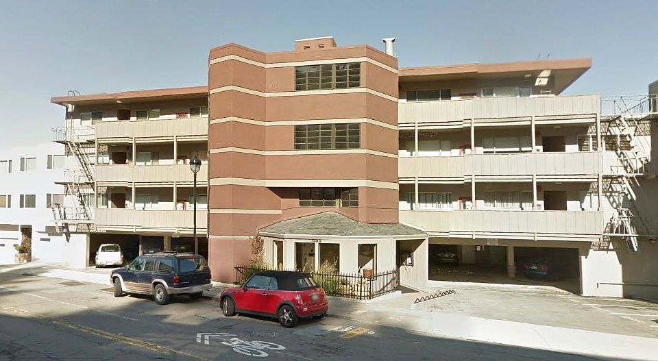 655 Corbett Ave. Entrance