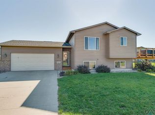 900 Linden Ave, Harrisburg, SD 57032