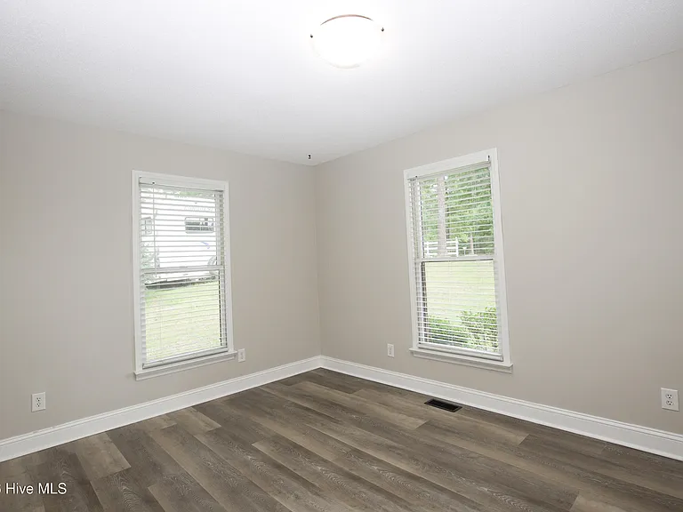 201 Sarason Pl — Photo 26