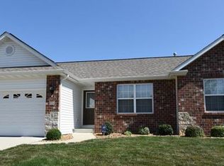 904 Pacific Crossing Dr, O'Fallon, IL 62269