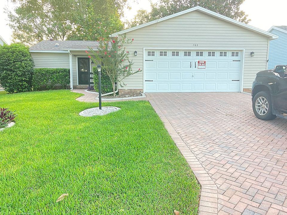 1st image of 702 Prado Dr