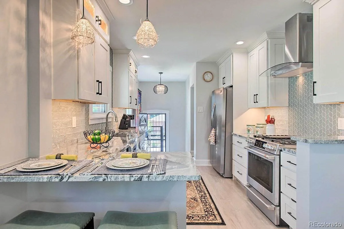 2 bed, 1198 sqft, $2,600 — Photo 2