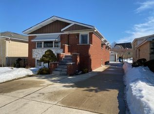 547 N Walnut St, Elmhurst, IL 60126