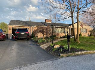 19613 Foxcroft Cir, Hagerstown, MD 21742