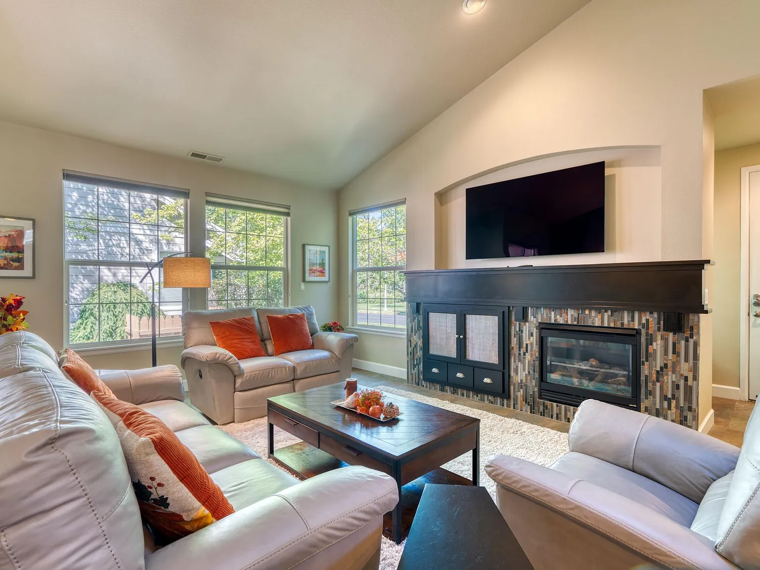 2 bed, 1514 sqft, $2,995 — Photo 2