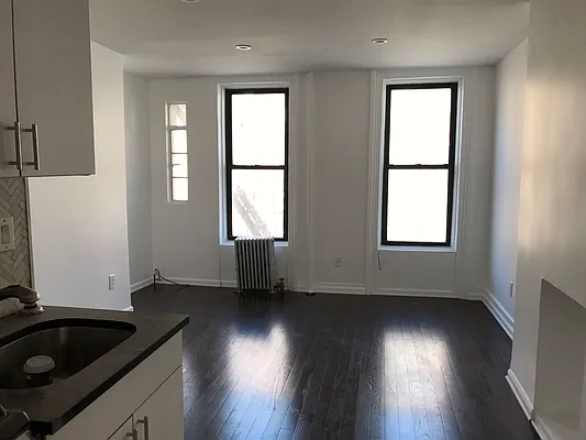 Rented by Bauman Realty Group | media 11