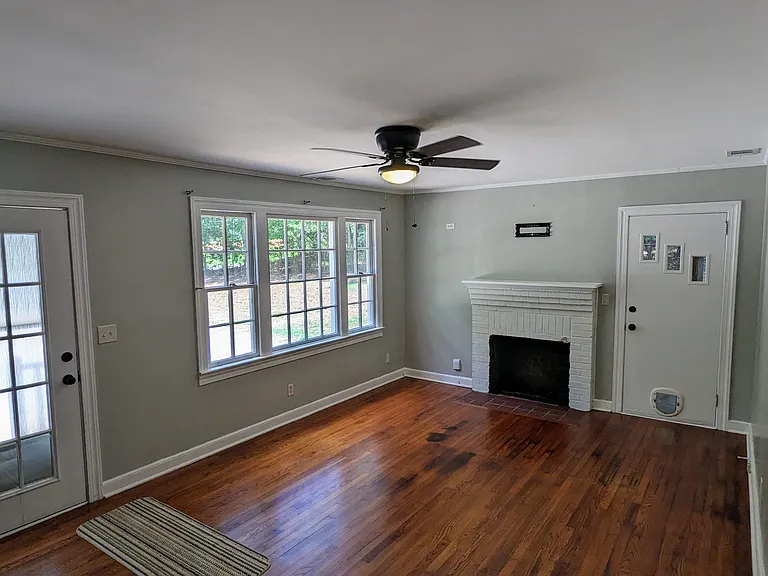 1003 S Mine St — Photo 2