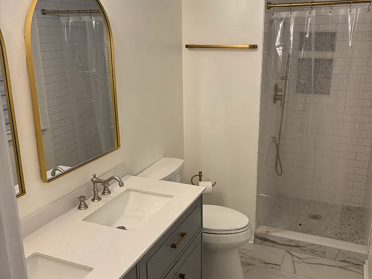 3075 Oxford St — Photo 27