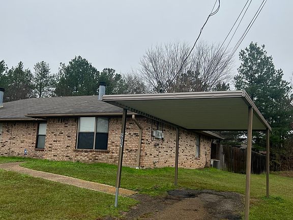 3rd image of 5057 Oak Hill Dr