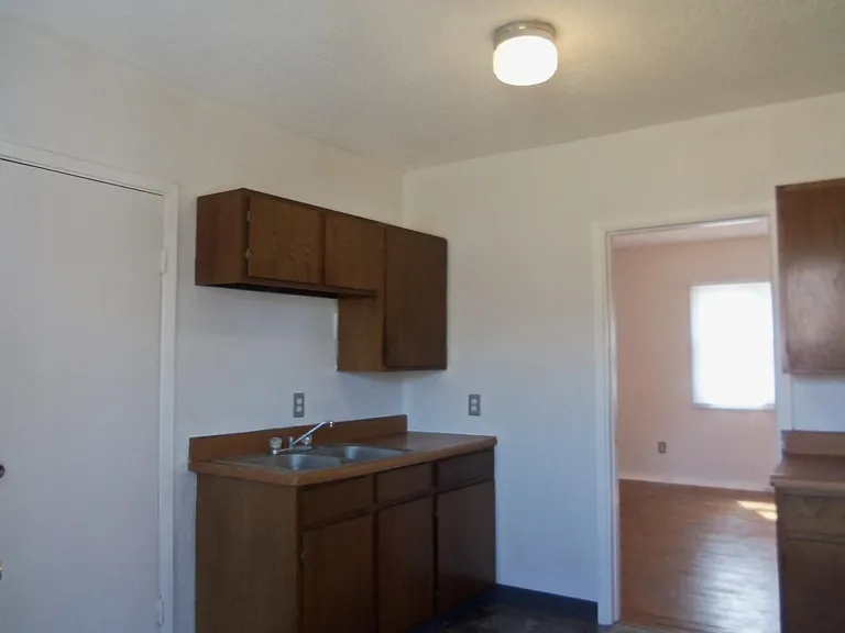 440 1/2 Florence St — Photo 5