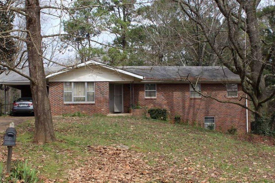 2nd image of 1007 Willow Ln