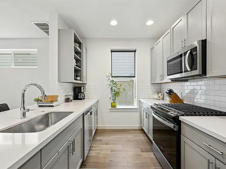 3115 Aldwyche Dr — Photo 9