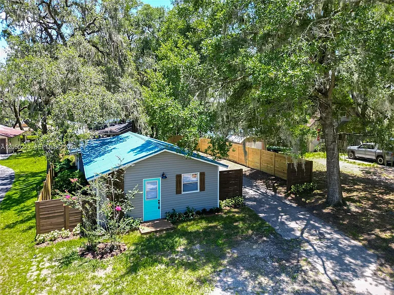 8781 S Lakeshore Dr — Photo 44