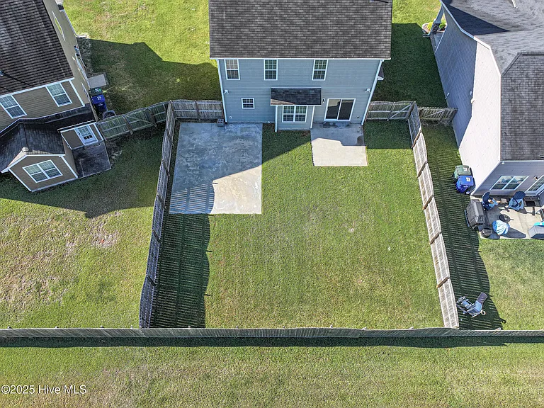 808 Jade Ln — Photo 7