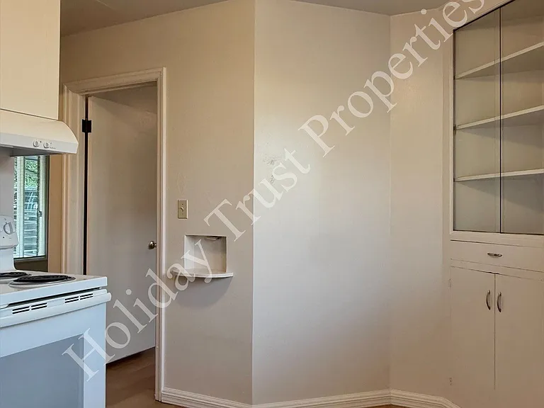 314 Cleveland Ave SE — Photo 3