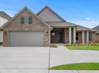 15812 Flint Dr, Moore, OK 73170