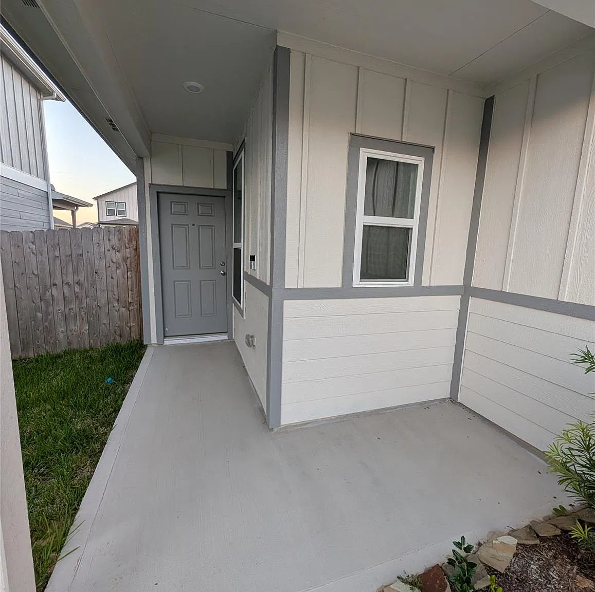 3 bed, 2.0 bath, 1197 sqft, $1,750 — Photo 2