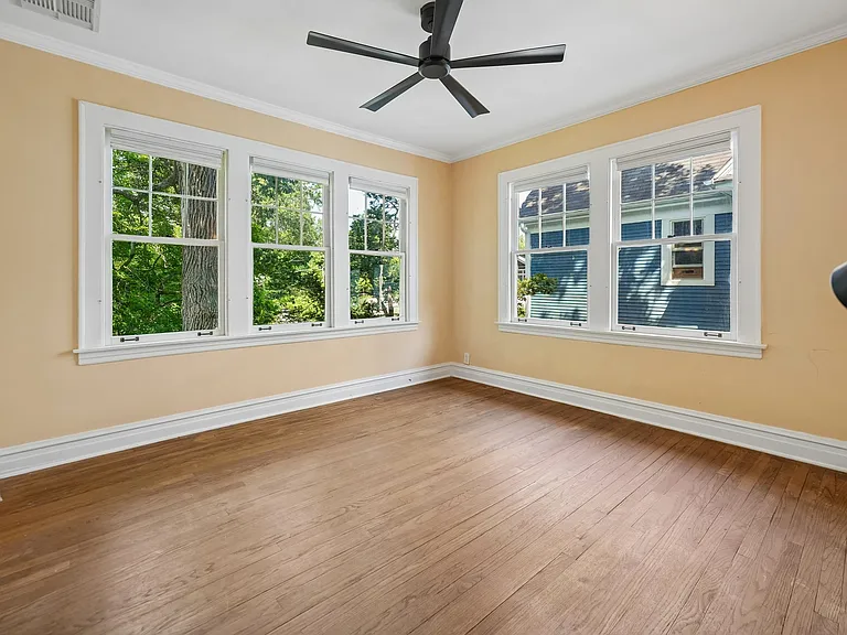 246 Maple Ave — Photo 17