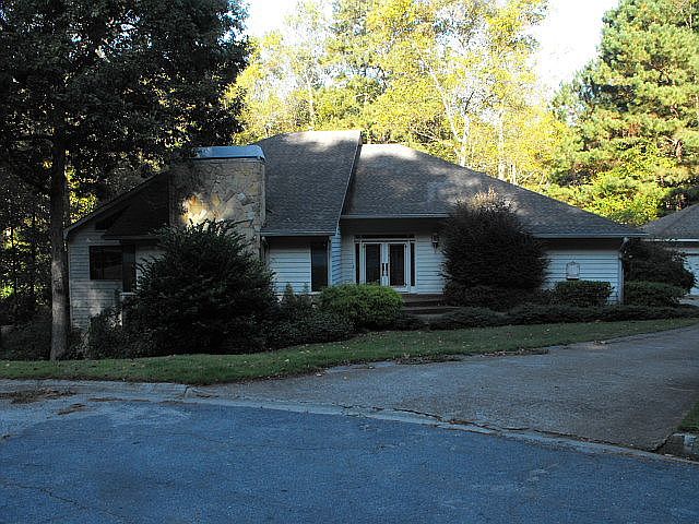 1st image of 4241 Turnberry Trl NE