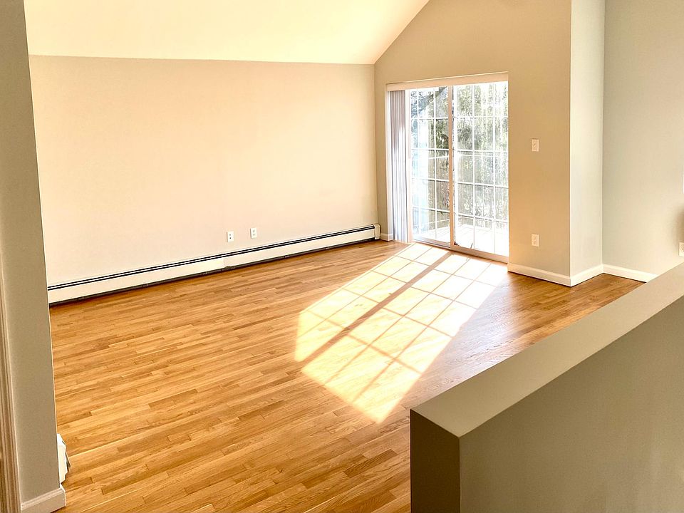 1st image of 2909 Schurz Ave APT 3