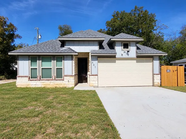601 E Willingham St, Cleburne, TX 76031
