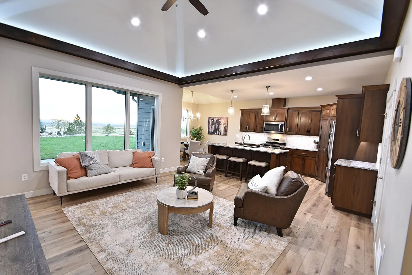 2 bed, 1318 sqft, $2,650 — Photo 4