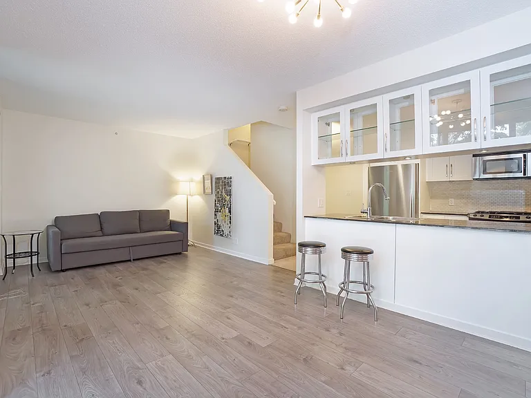 6351 Buswell St #7 — Photo 1