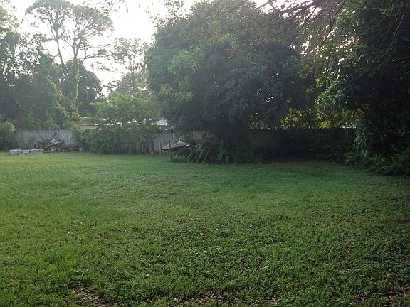 5th image of 155 S Oleander St