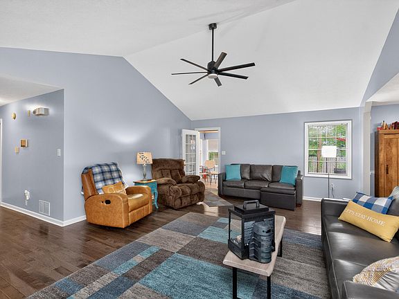 4th image of 313 Platt Dr