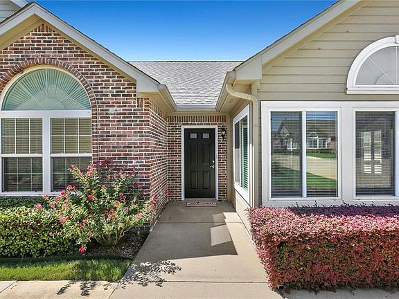 3rd image of 2601 Marsh Ln Unit 343