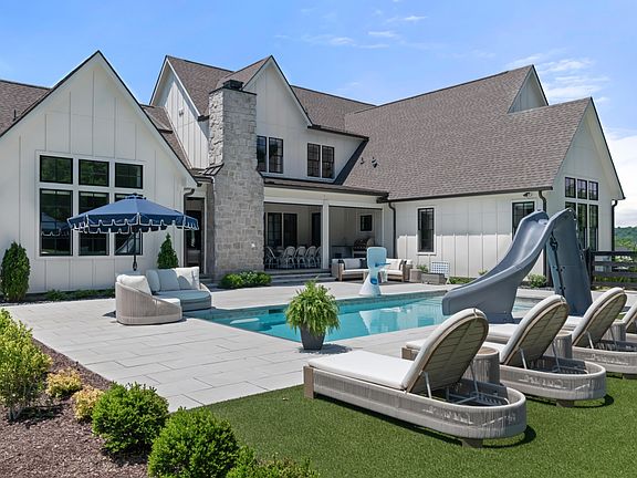 4th image of 1936 Silver Fox Rd