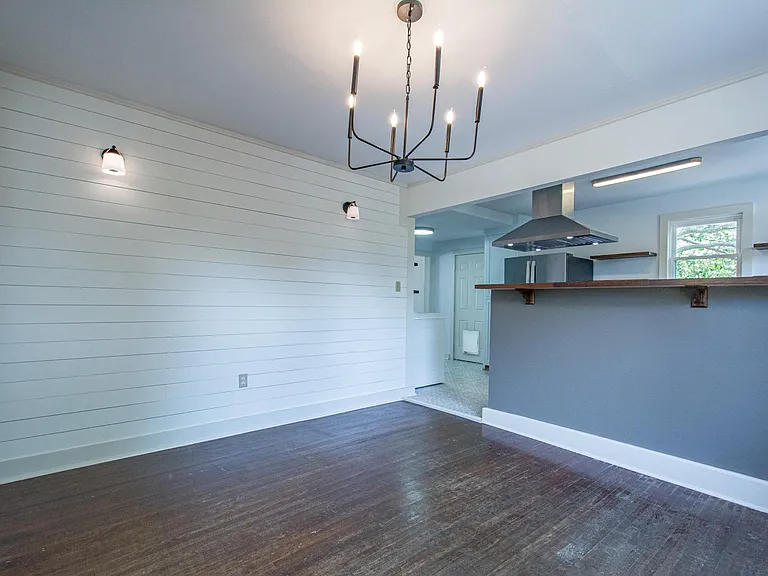 301 N Park St — Photo 14