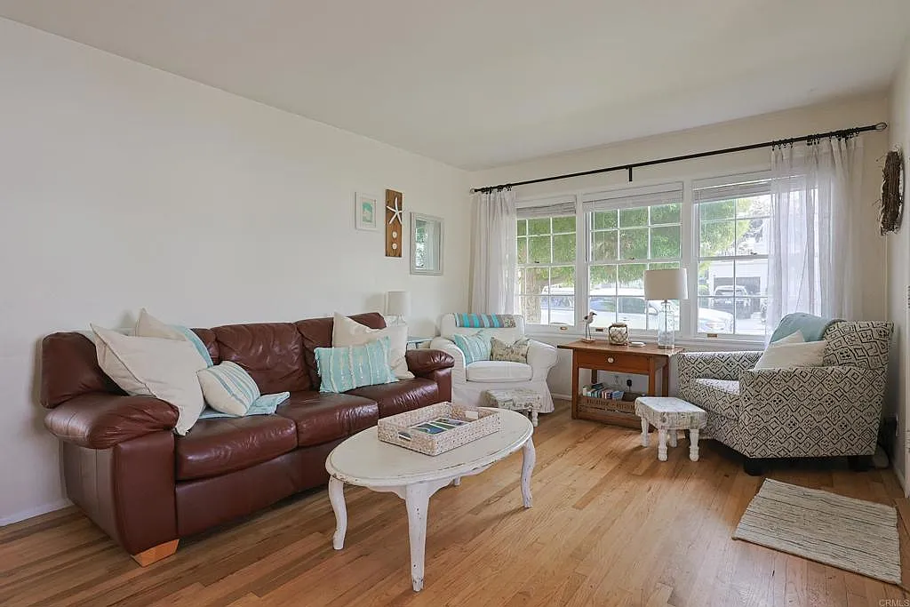3 bed, 1044 sqft, $6,000 — Photo 4