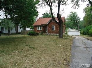 11878 Bellefontaine Rd, Saint Louis, MO 63138