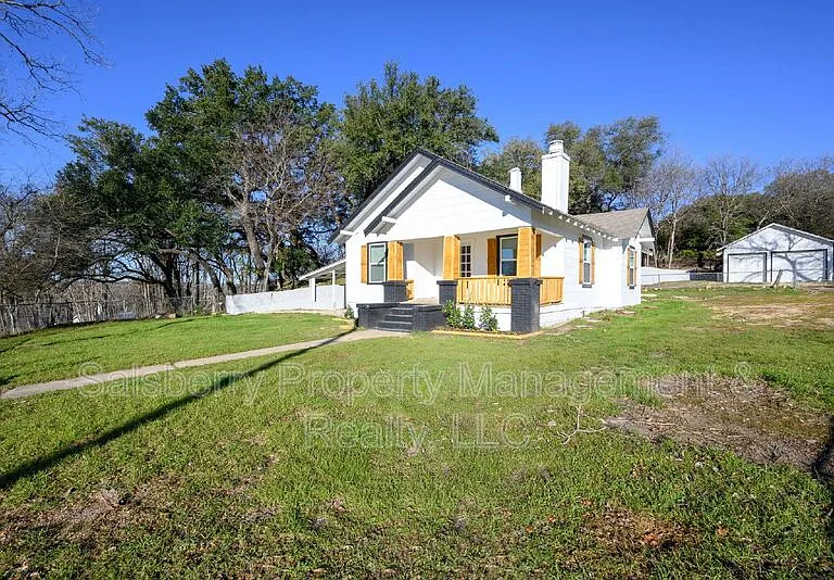 71 Crown Rd — Photo 1