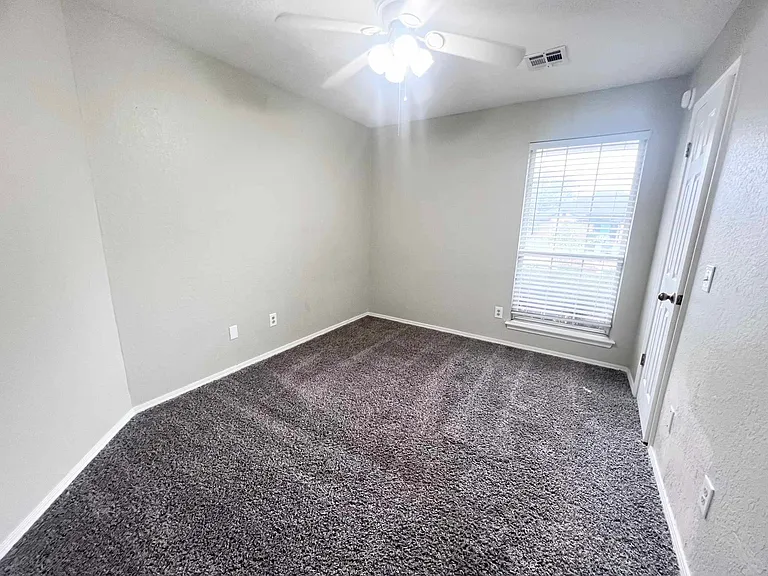 1717 Pinnacle Ln — Photo 13