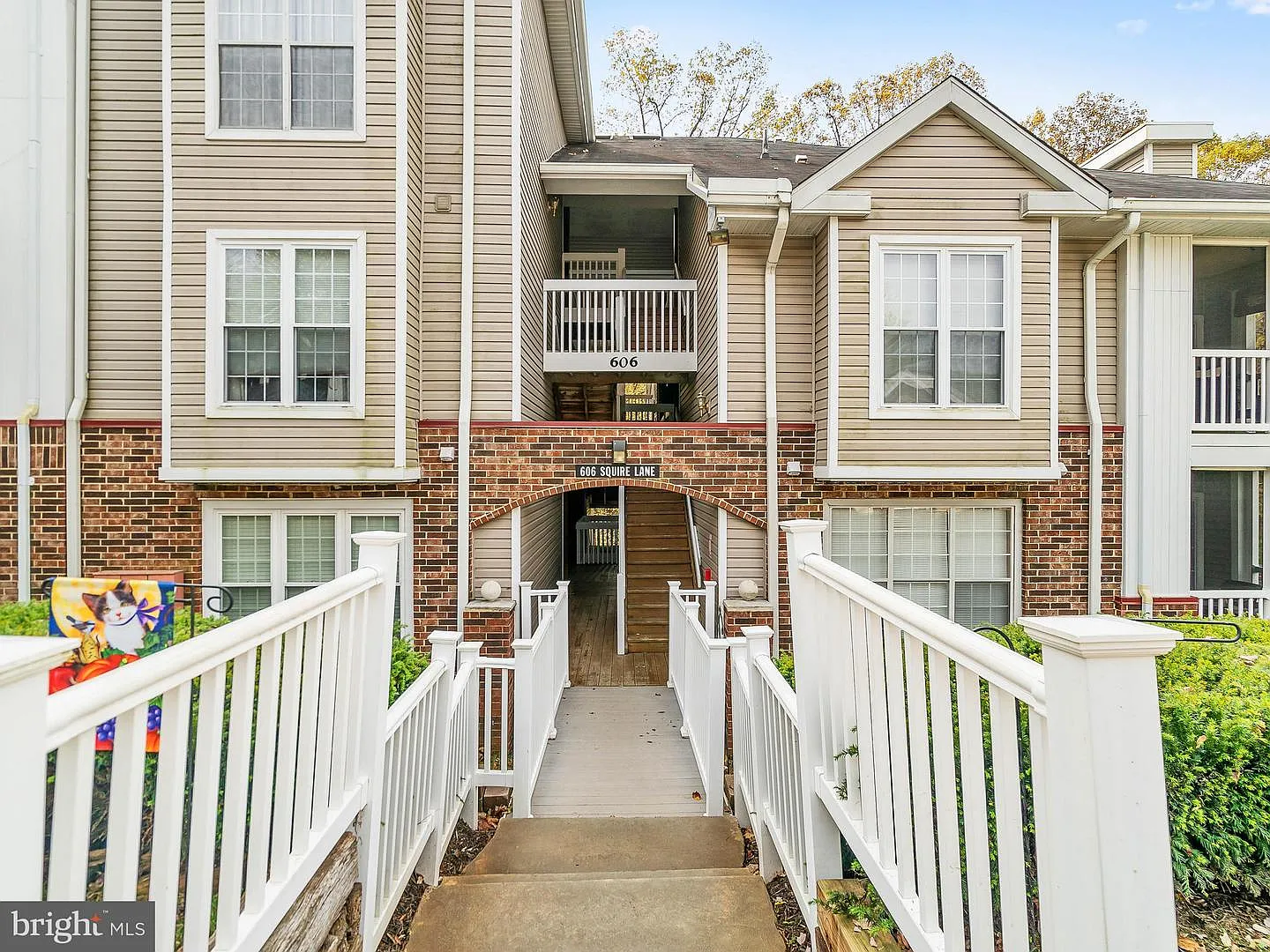 606 Squire Ln APT D photo 1