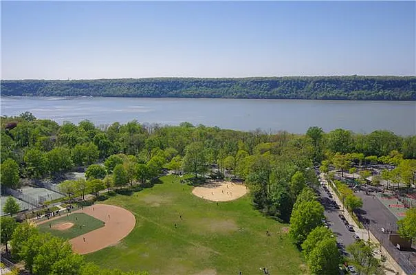 Sold by Exclusive Properties Sotheby's International Realty | media 30