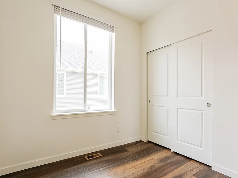 4742 N Tower Ct — Photo 14