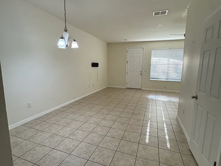 14154 Oakham St — Photo 5