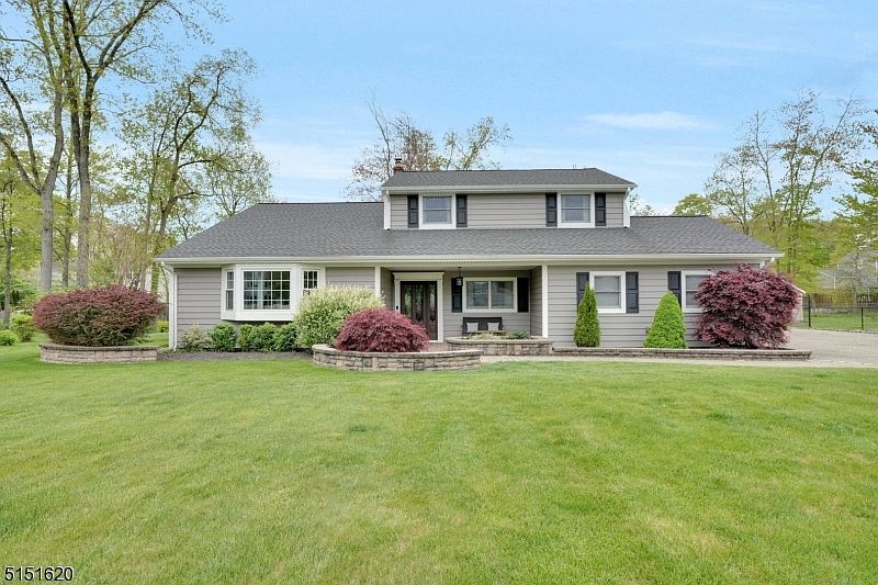 18 Old Farm Rd, Cedar Knolls, NJ 07927 | Zillow